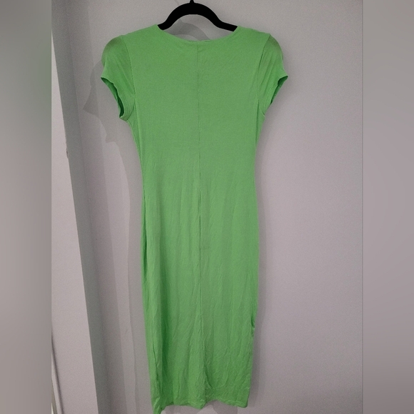 NWT-Green Bodycon dress- Medium - Picture 3 of 3